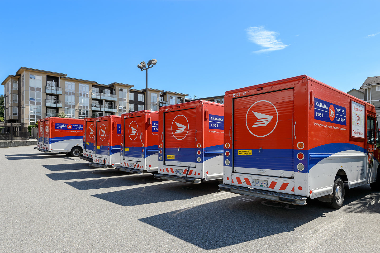 [Canada] Canada Post $30.8m boss bonuses despite $1.57b deficit