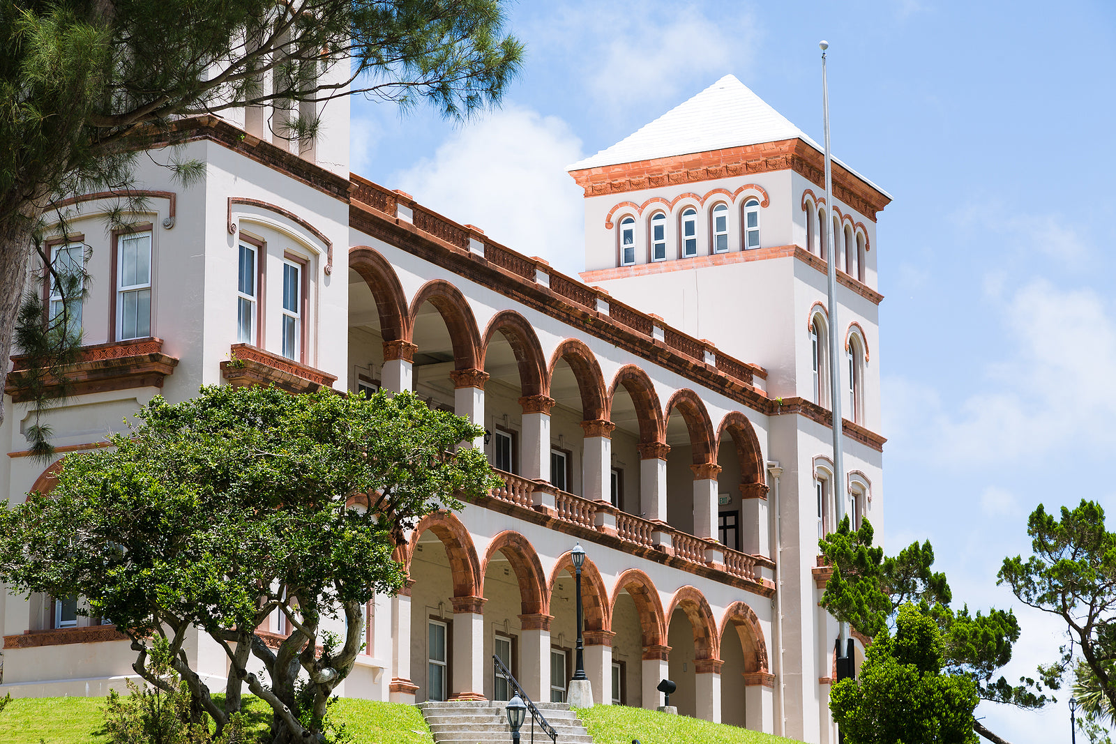 [Bermuda] Employers given warning over inaccurate holiday pay