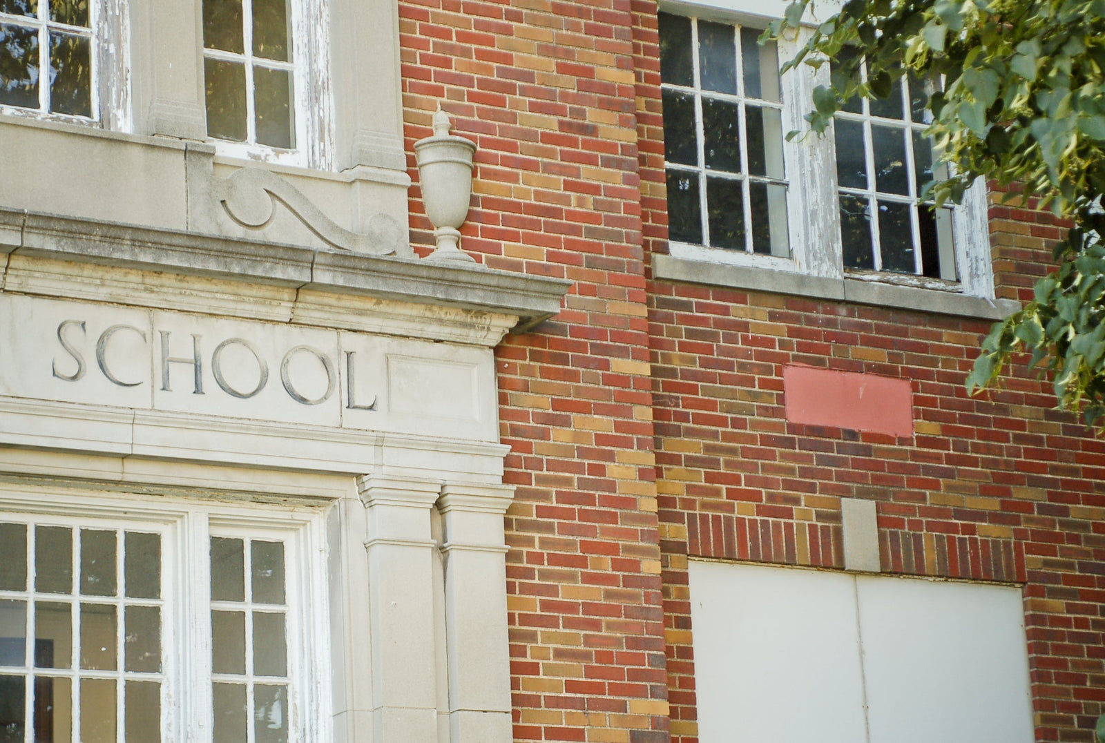 [US] Payroll investigation at Louisiana charter school following principal and four employees’ removal