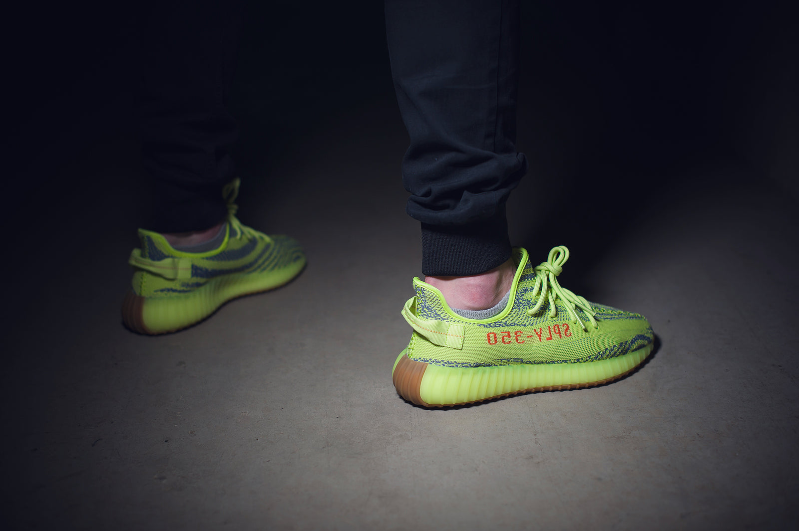[US] Kanye sued over unpaid wages by ex-employee