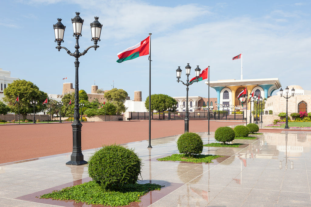 [Oman] Expats can obtain 10-year resident cards under amended law - avenue near parliament Oman, expanded scope for expat resient cards Oman