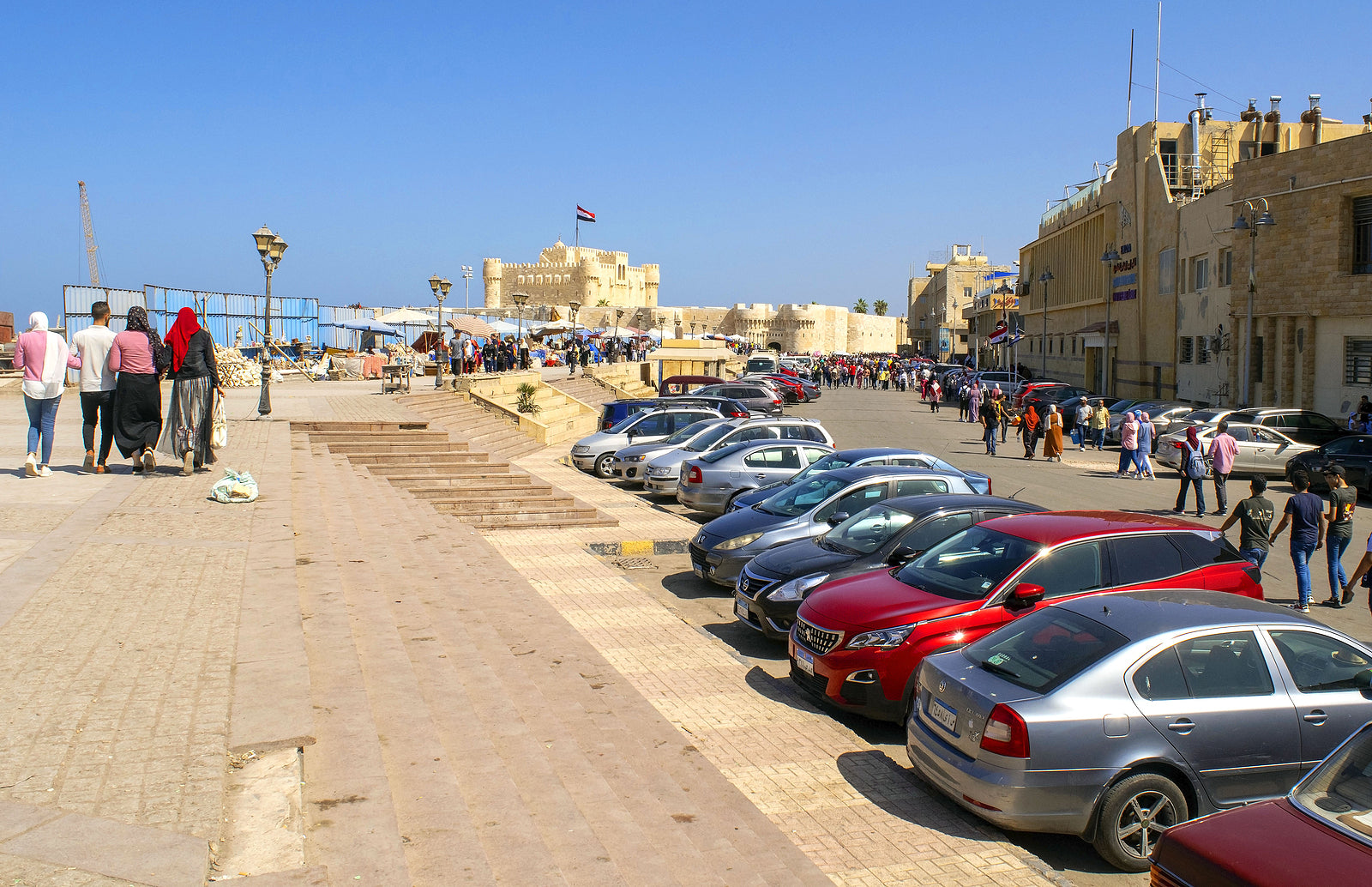 [Egypt] 105,000 expats register for tax-free car import initiative