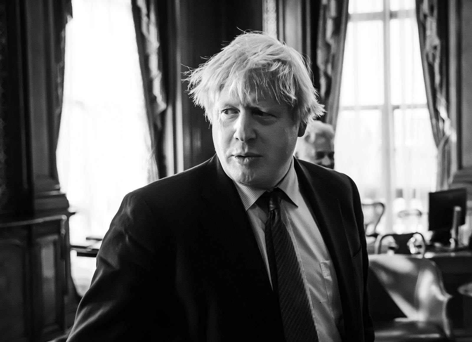[UK] Boris Johnson resigns saying it is 'painful' to leave Downing Street