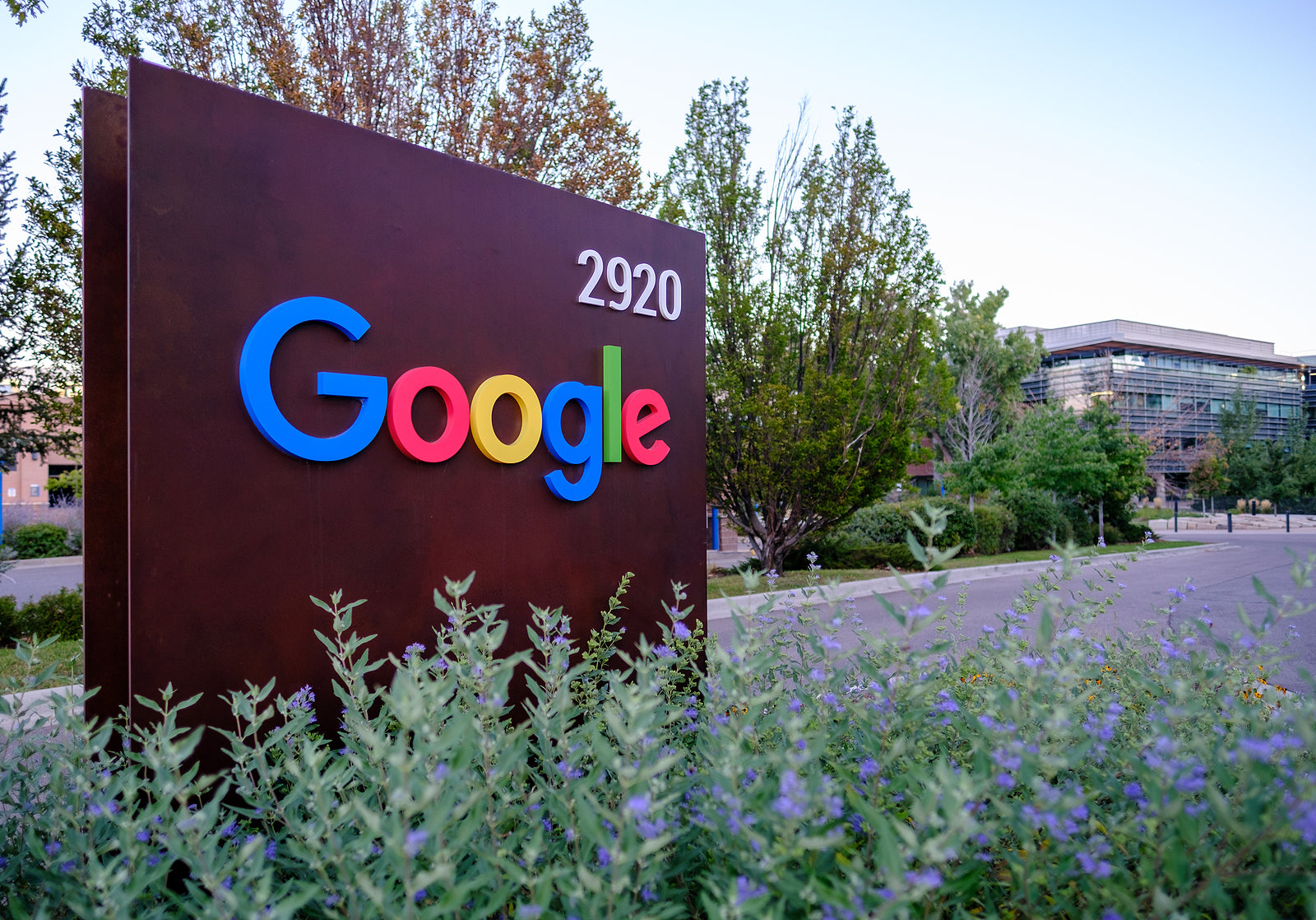 [Global] Google parent Alphabet cuts 6% of workforce