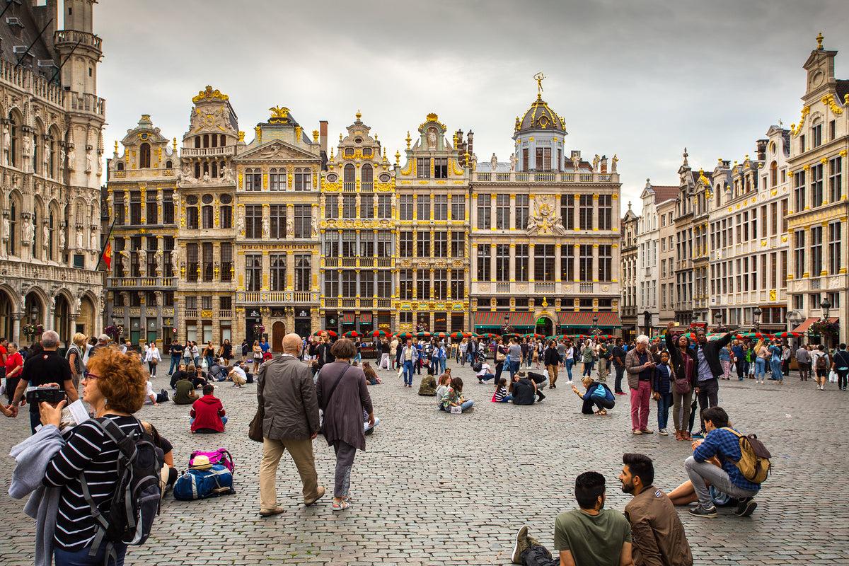 Workers bring Belgium to halt over alleged cap on minimum wage rises