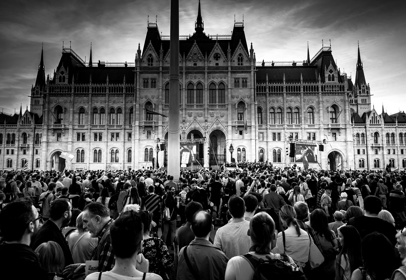 National protests due to overtime-related “slave law” shake Hungary