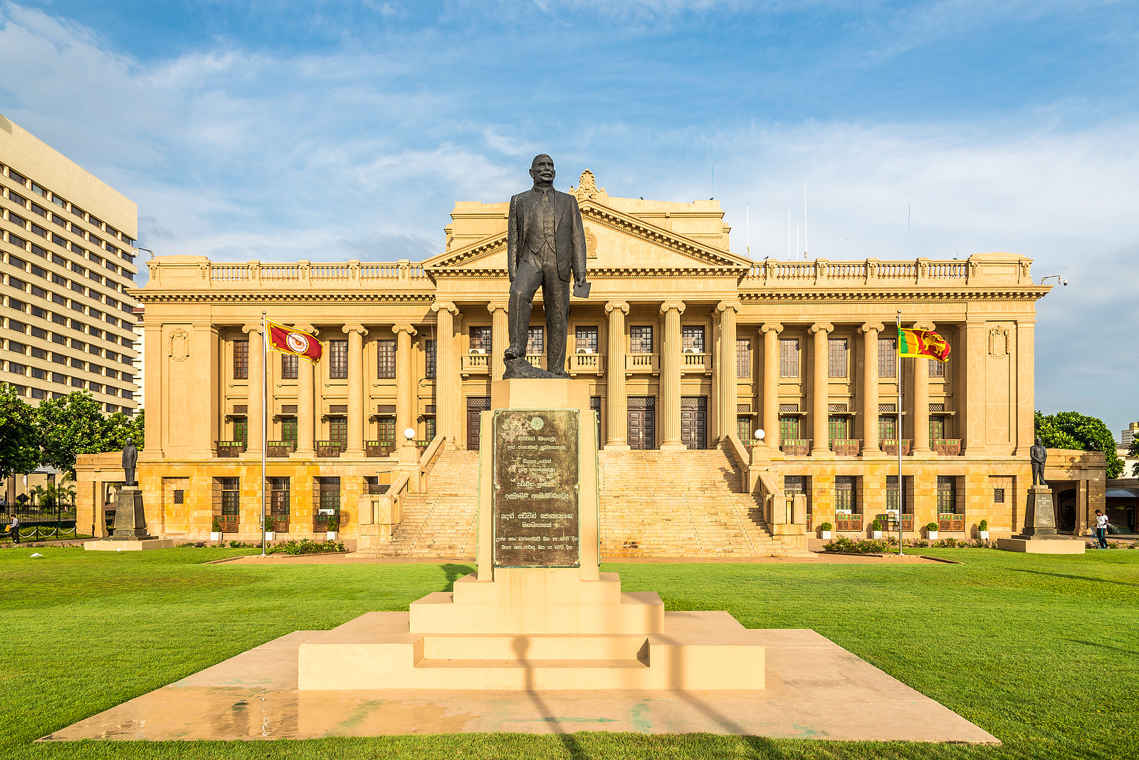 [Sri Lanka] Government set to replace 30-year-old payroll system