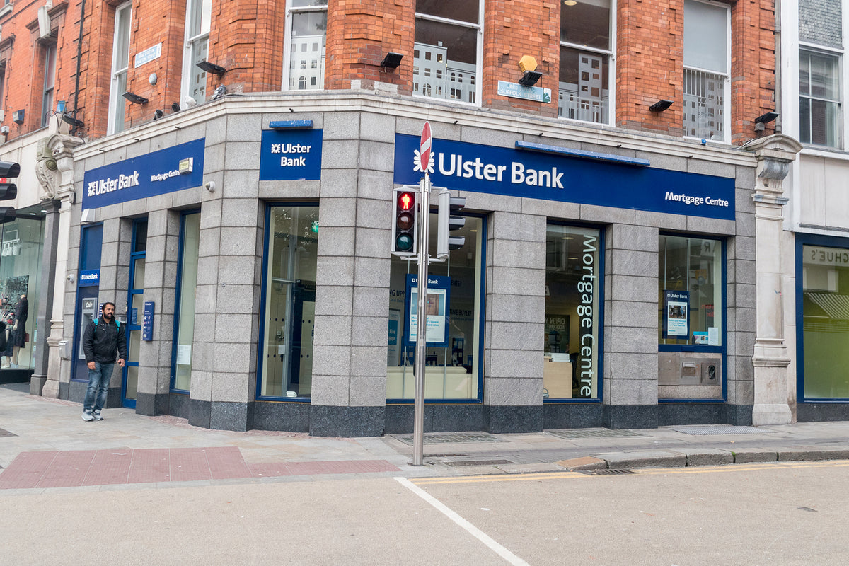 [Ireland] Ulster Bank warns of payroll risks as first account closures loom