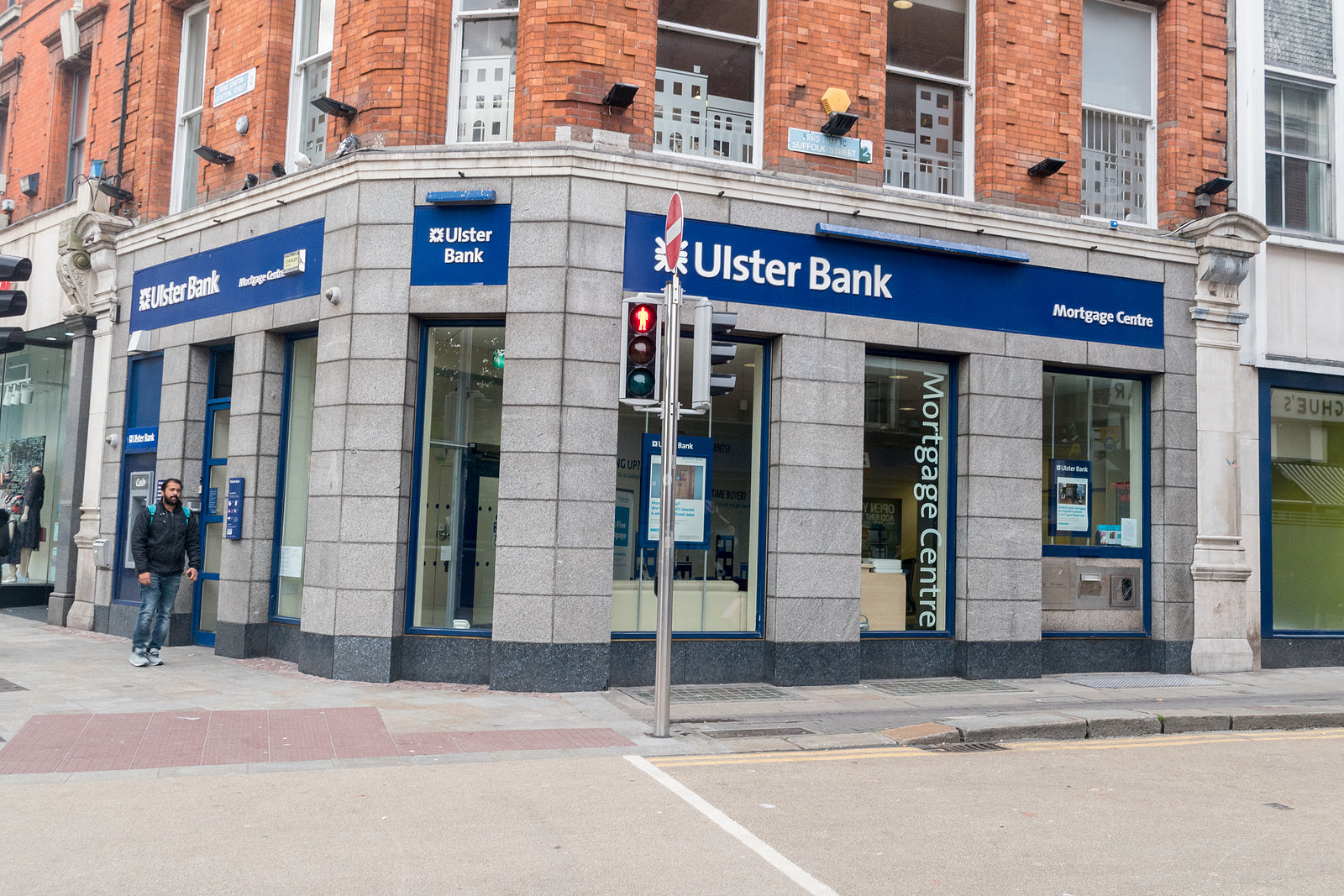 [Ireland] Ulster Bank warns of payroll risks as first account closures loom