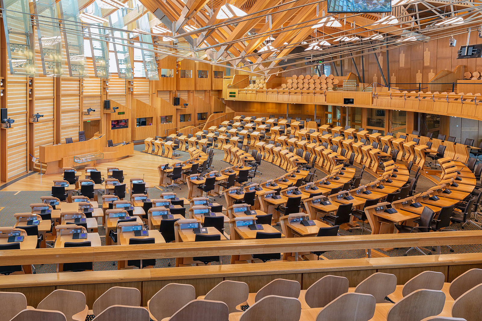 [Scotland] MSP pay rise takes salary to over £72,000 as freeze continues
