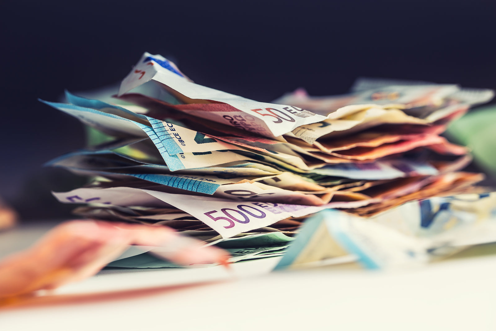 Income tax withholding to apply to all staff in France from early 2019