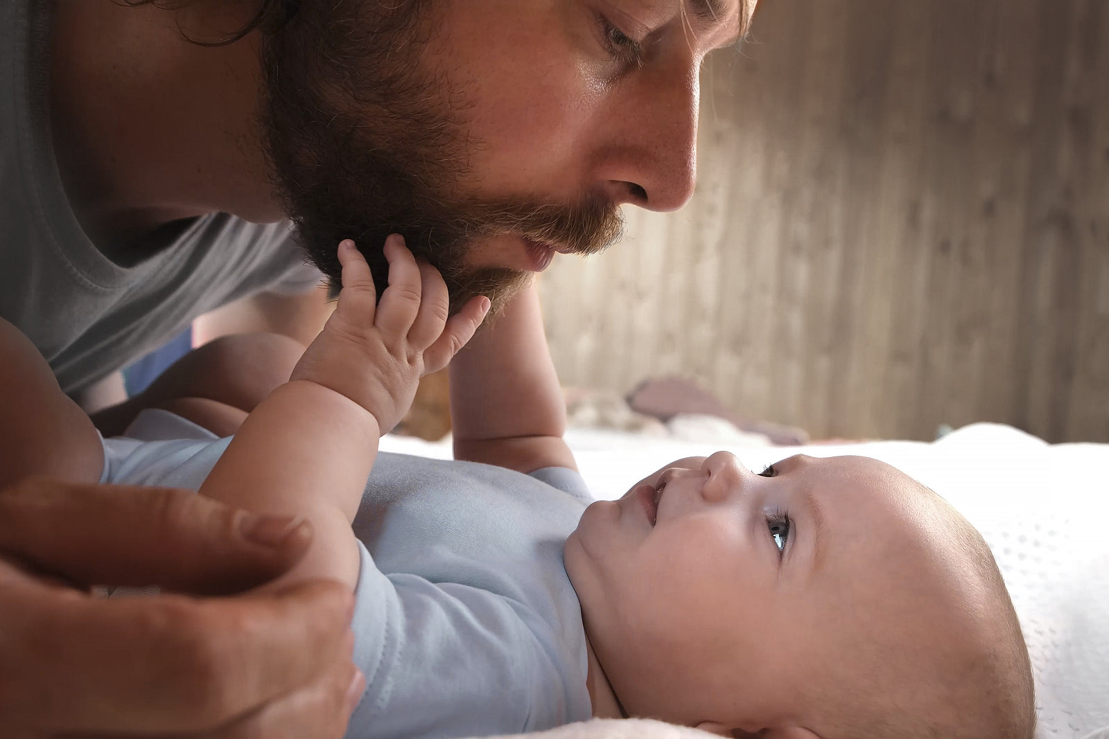 [UK] Plans to relax paternity leave rules announced