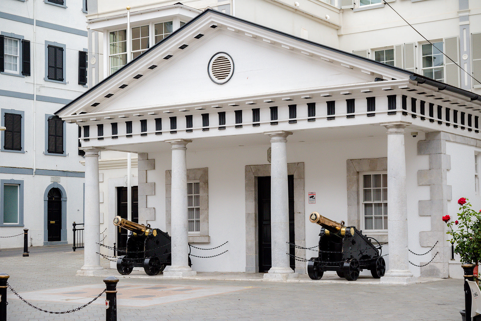 [Gibraltar] Minimum entry salary rise for Public Service staff agreed