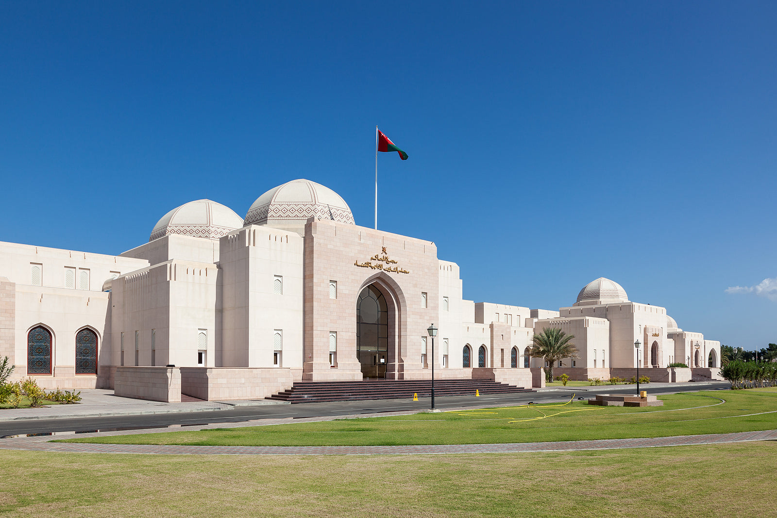 [Oman] New labour ban on expats in 200+ professions