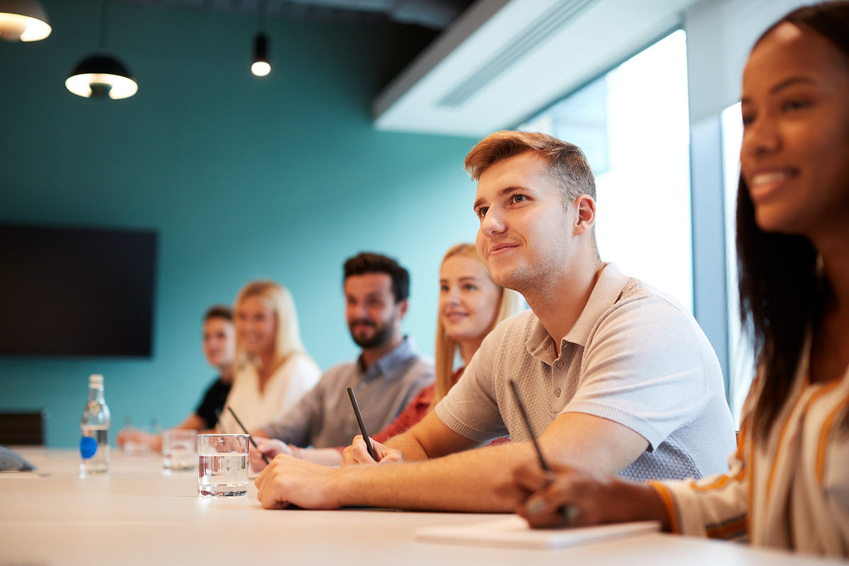 [UK] Graduate job postings lowest since pandemic while AI skills demand climbs