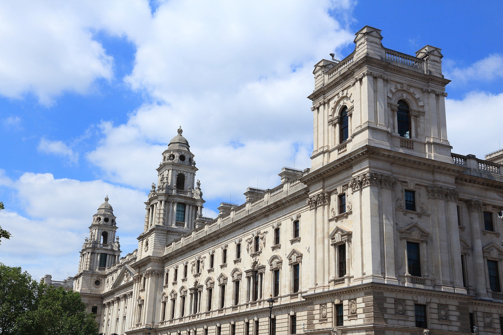[UK] Large businesses suspected of underpaying employment taxes by £1.4bn