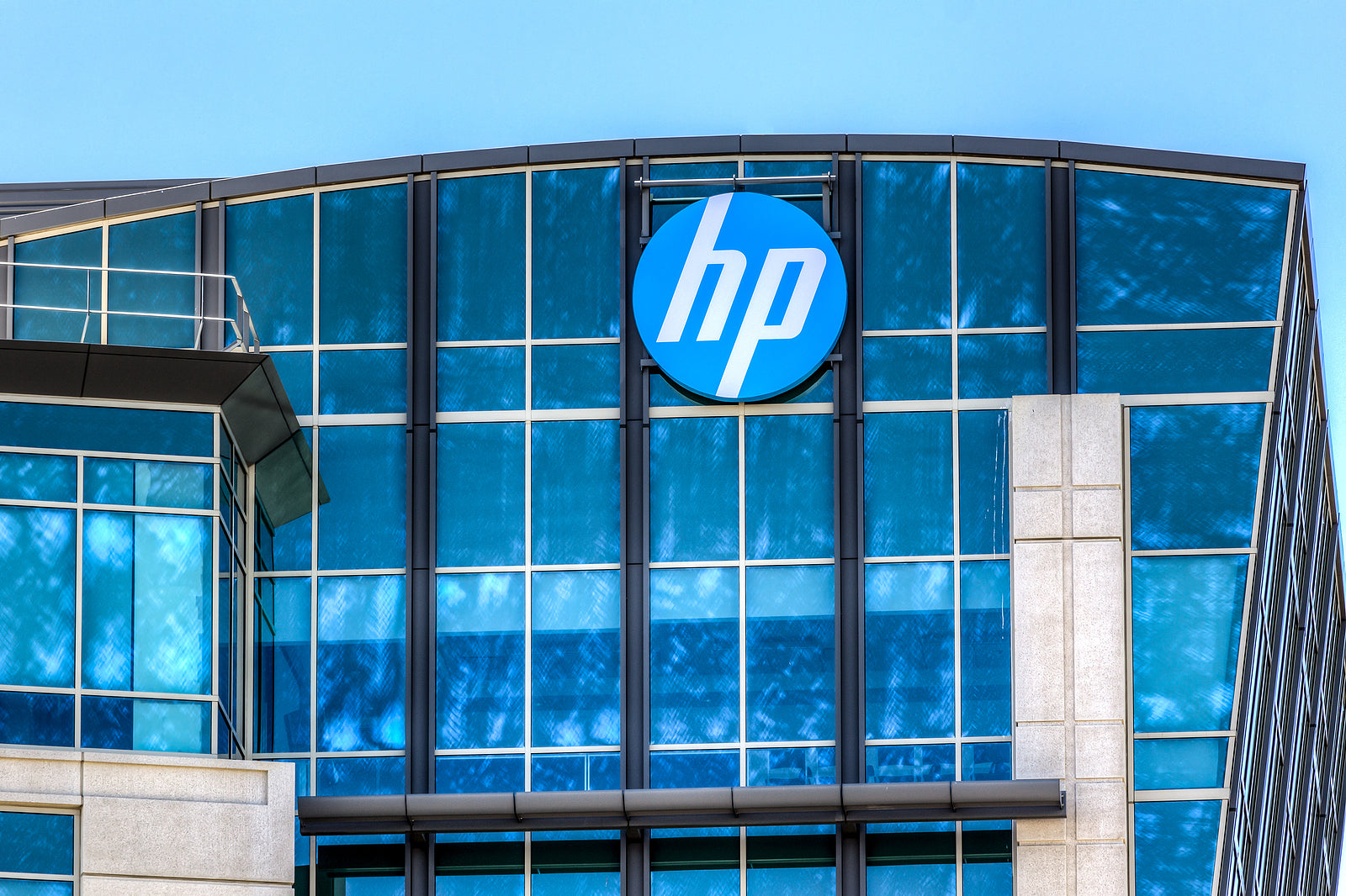 [US] HP to make thousands of job cuts as it steps up AI adoption