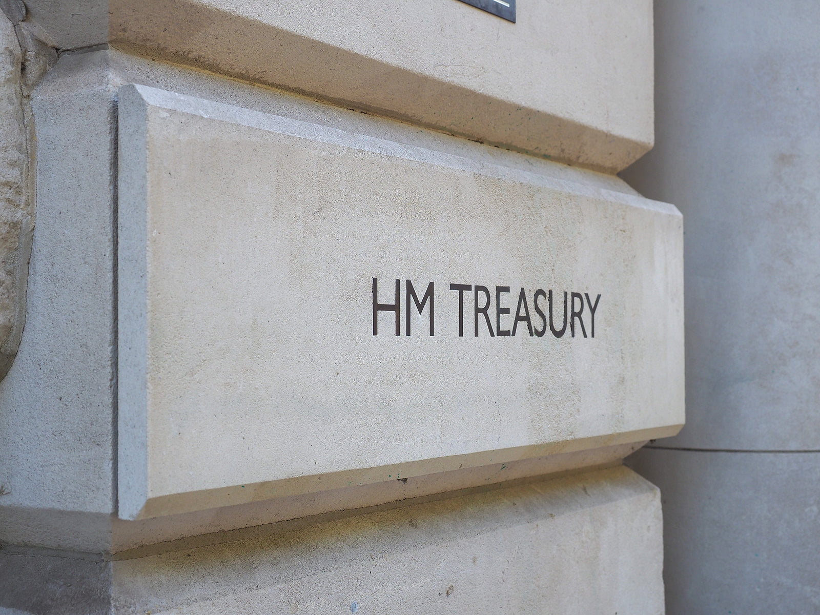 [UK] HMRC pursues Gary Lineker for £4.9m tax bill