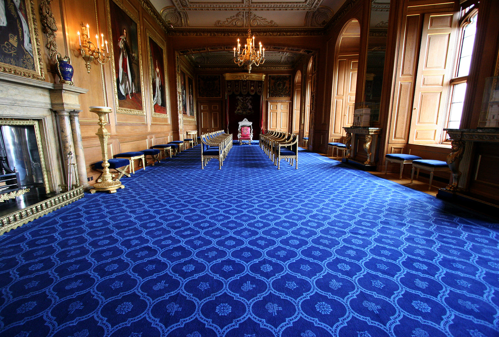 [UK] Royal Household advertises sub-minimum wage housekeeping job