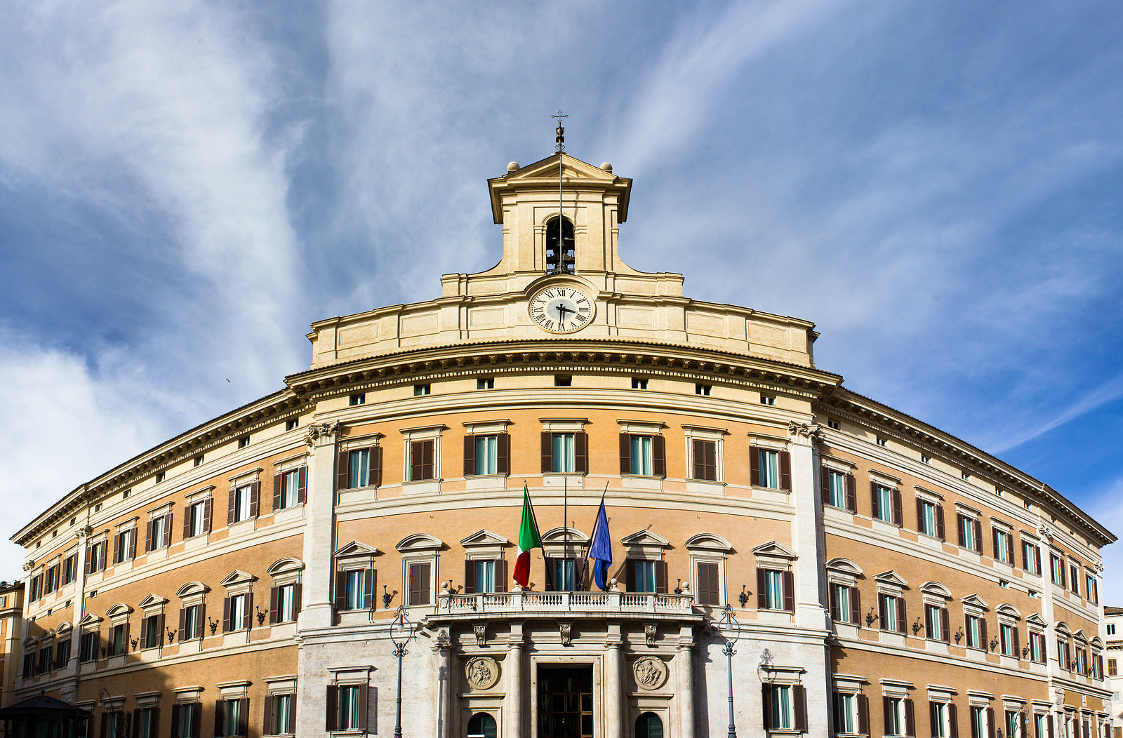 [Italy] Referendum on job protections and citizenship fails due to low turnout