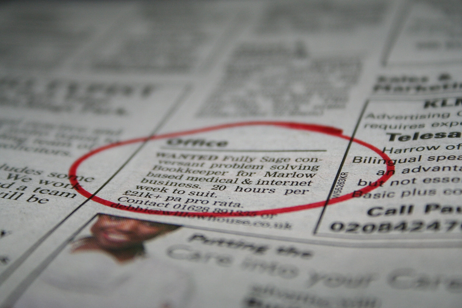 [UK] Average advertised salaries pass £40,000 for first time