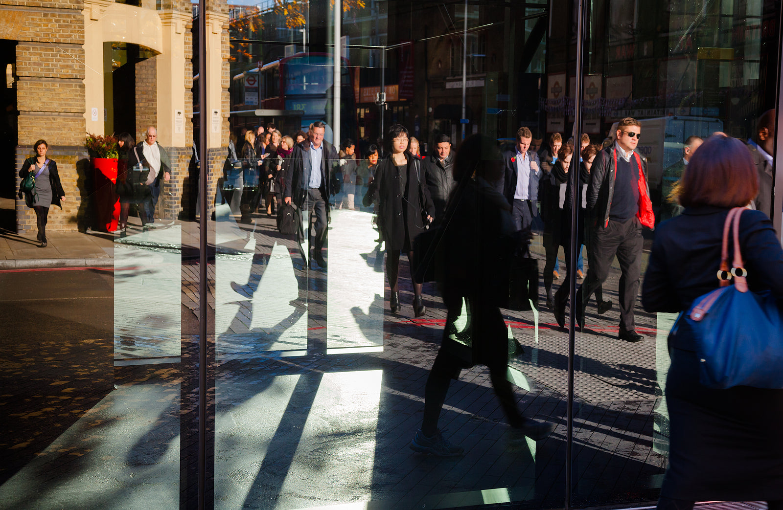 [UK] Record number of workers on payroll but wage growth can’t keep up with inflation