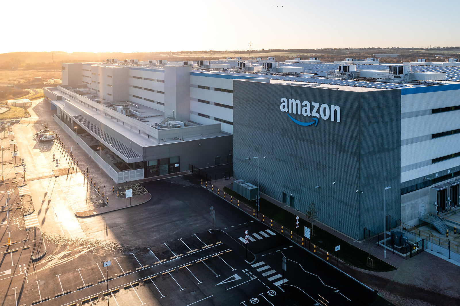 [UK] Amazon set to spend £170 million on staff pay rises