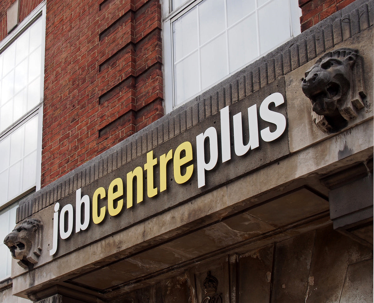 [UK] Jobcentre security staff strike over minimum wage pay