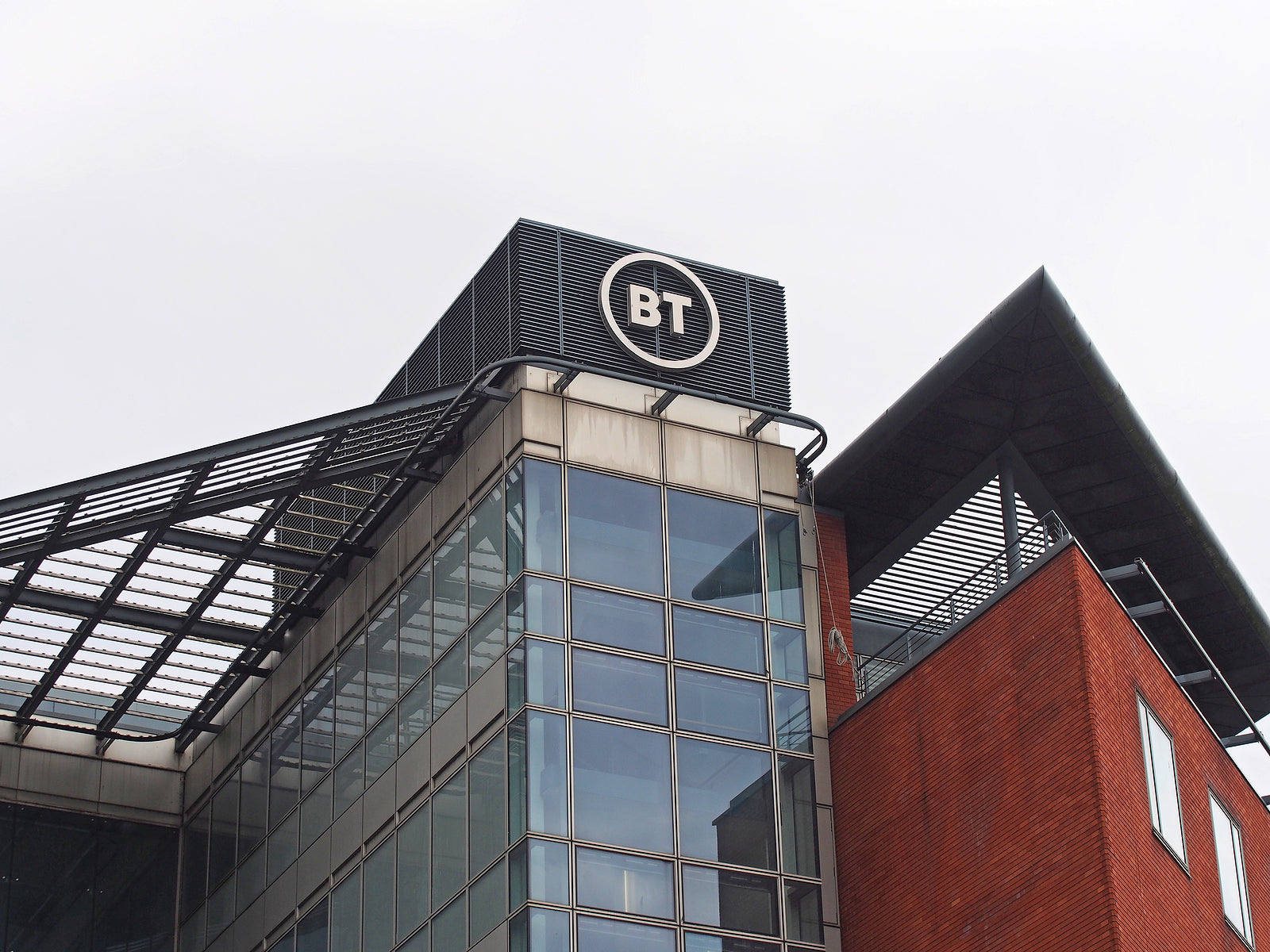 [UK] BT partners with Tide to help SMEs manage finances