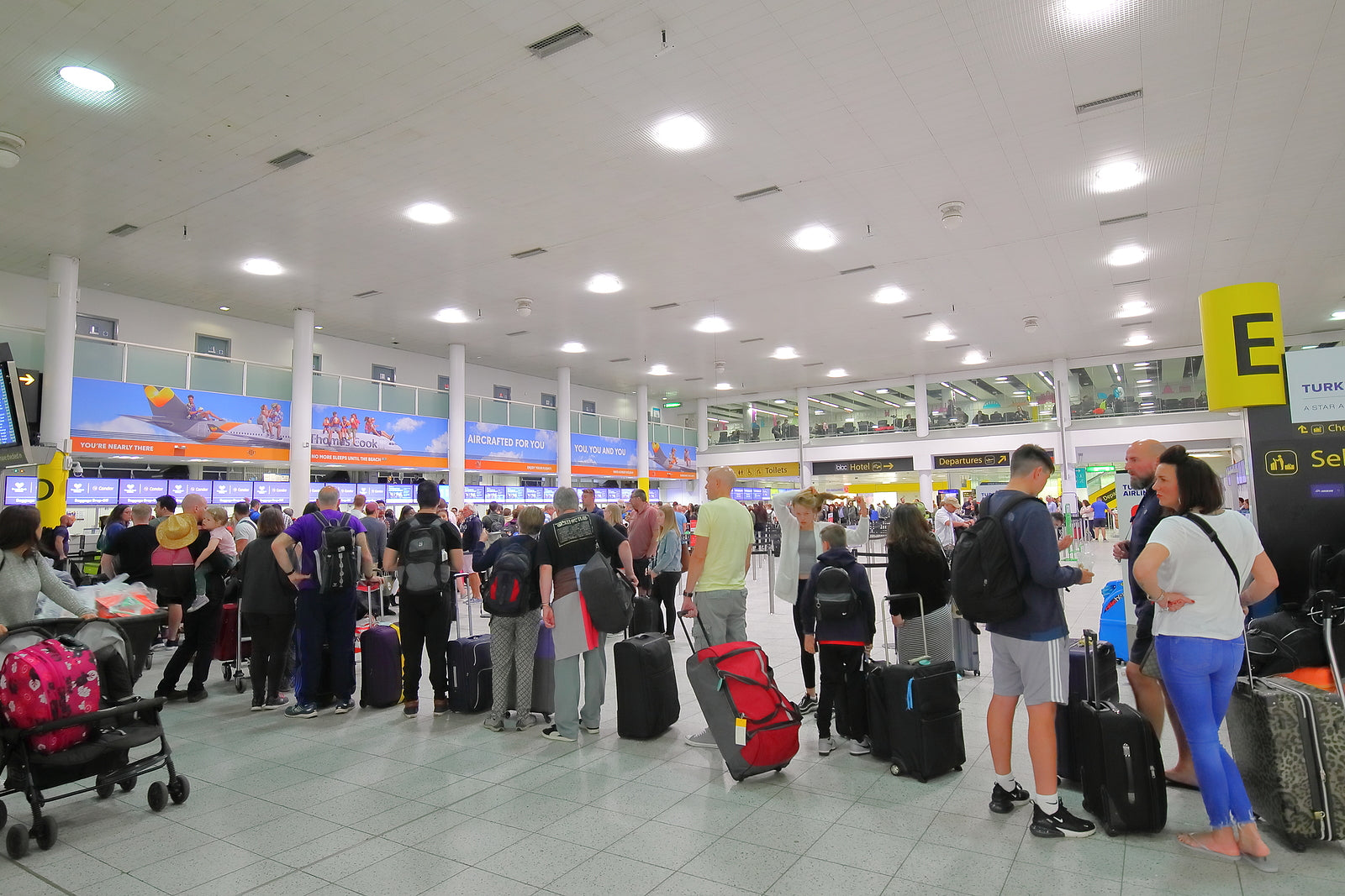 [UK] Gatwick baggage screeners will strike over pay during bank holiday