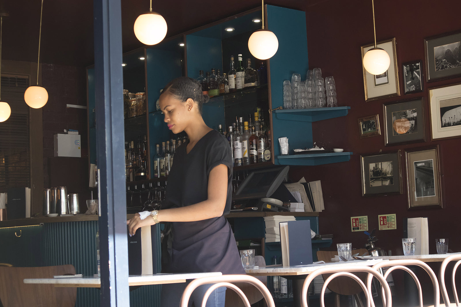 [UK] New law will finally ban restaurants from taking servers’ tips
