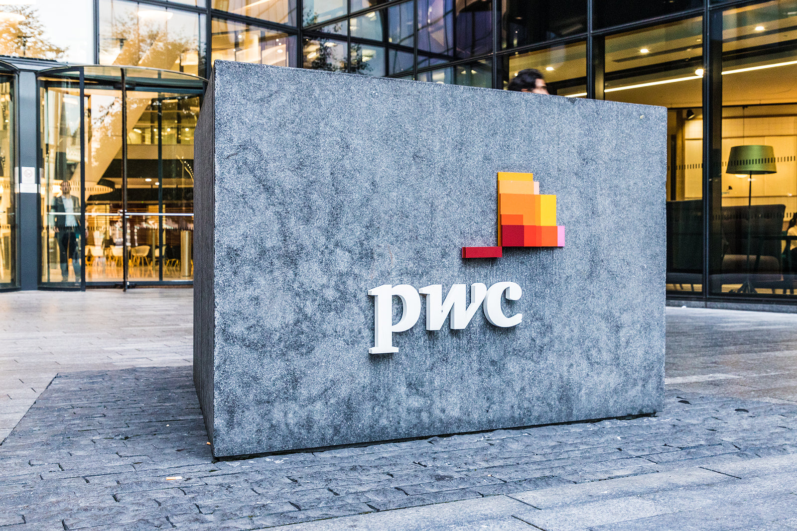 [UK] PwC set to cut around 600 jobs