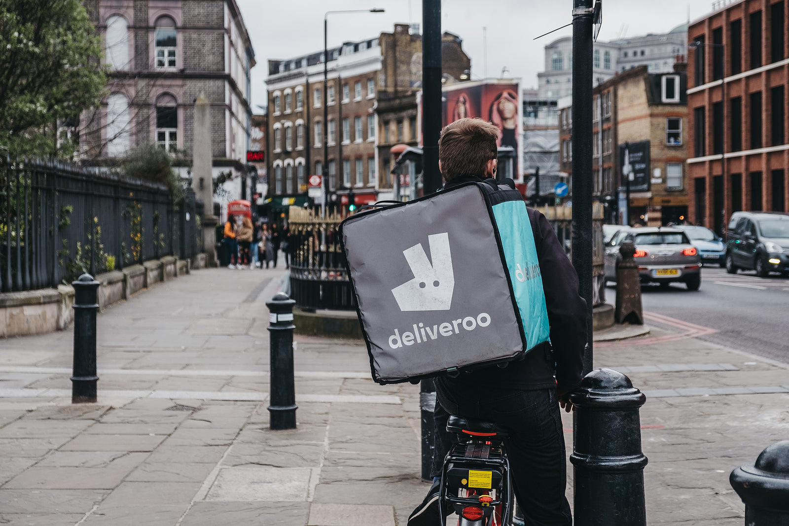 [UK] Deliveroo share price leaps after self-employed drivers ruling