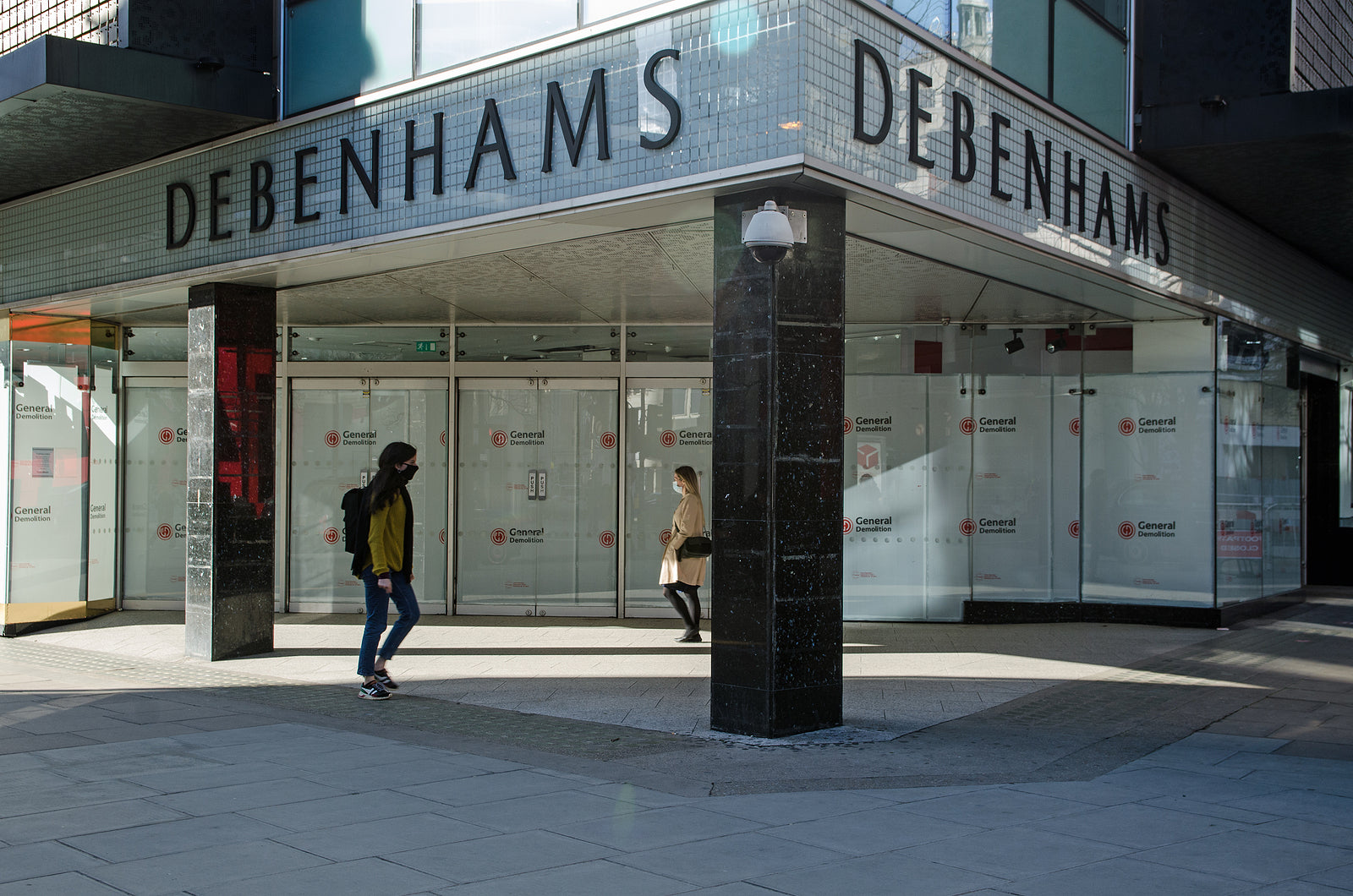 [UK] Former Debenhams employees win redundancy legal battle