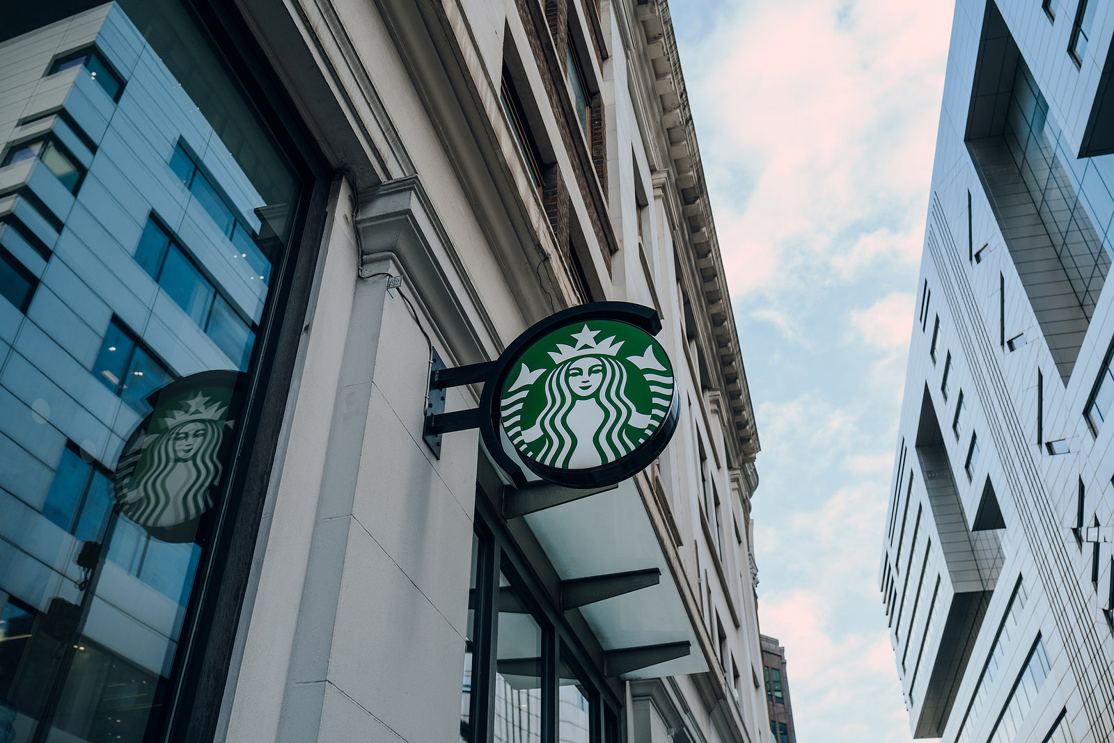 [US] Starbucks CEO refuses to appear at Senate labour law hearing
