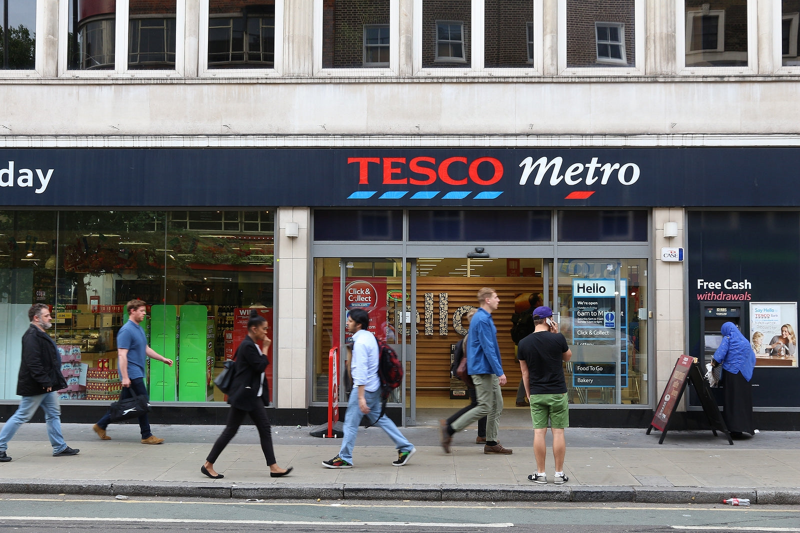 [UK] Supermarkets face post-pandemic pressure of rising wages