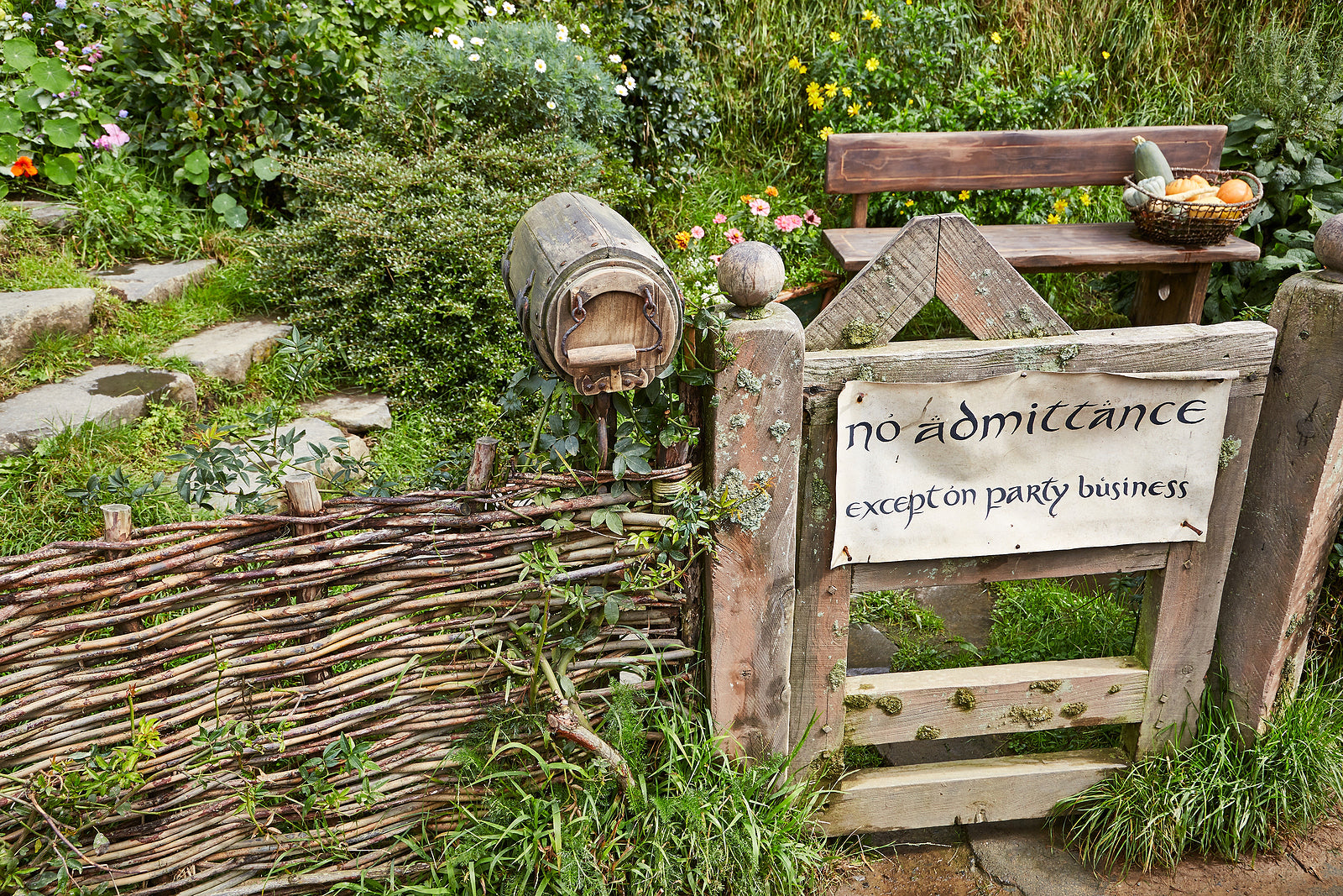 [New Zealand] ‘Nightmare’ for tourism industry as Lord of the Rings heads for UK