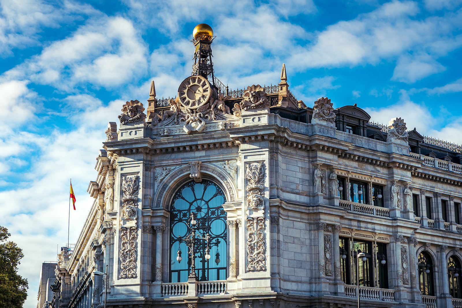 [Spain] Banco de España advises households to keep a cash reserve after 2025 outage