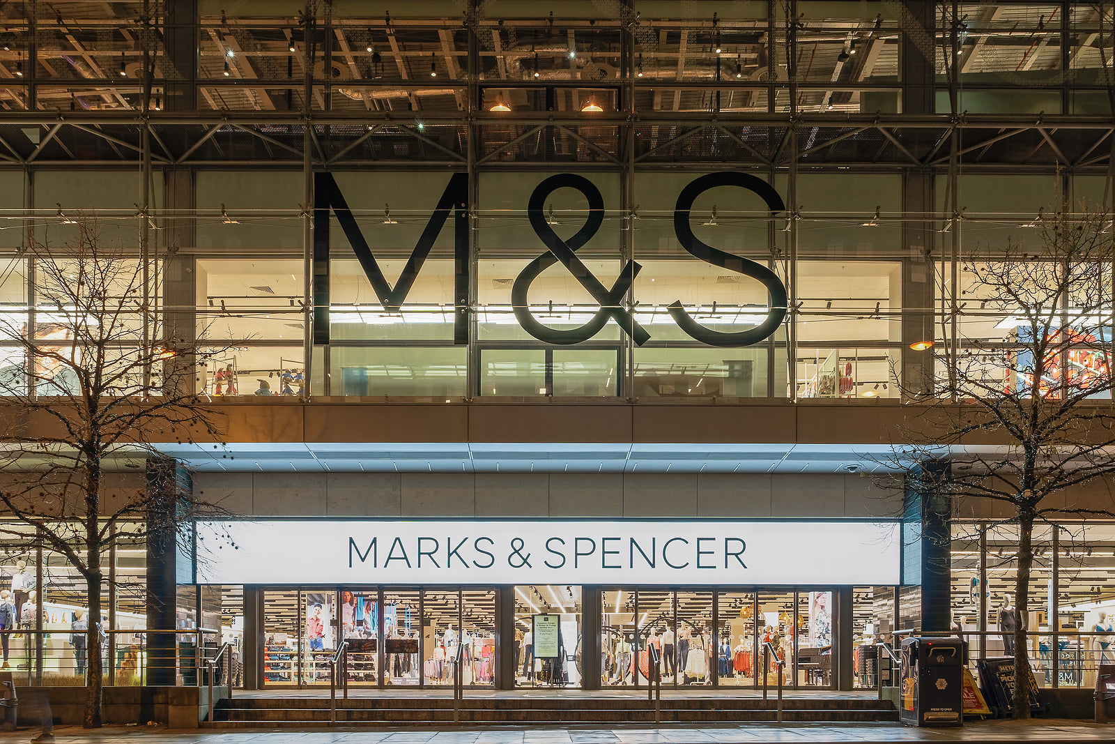 [UK] 40,000 M&S staff getting pay rise in wake of cost of living crisis