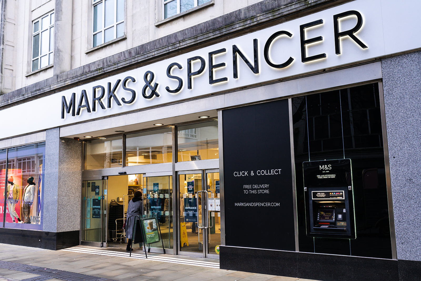 [UK] 7% pay hike from M&S to help workers with cost of living