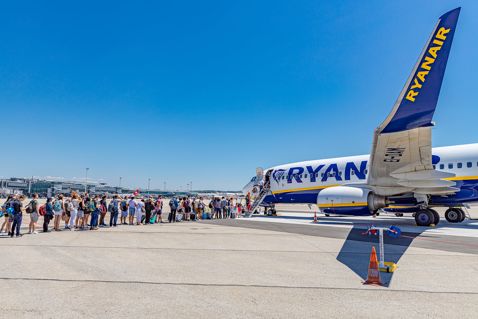 [Europe] Ryanair signs agreement with French and Spanish pilot unions