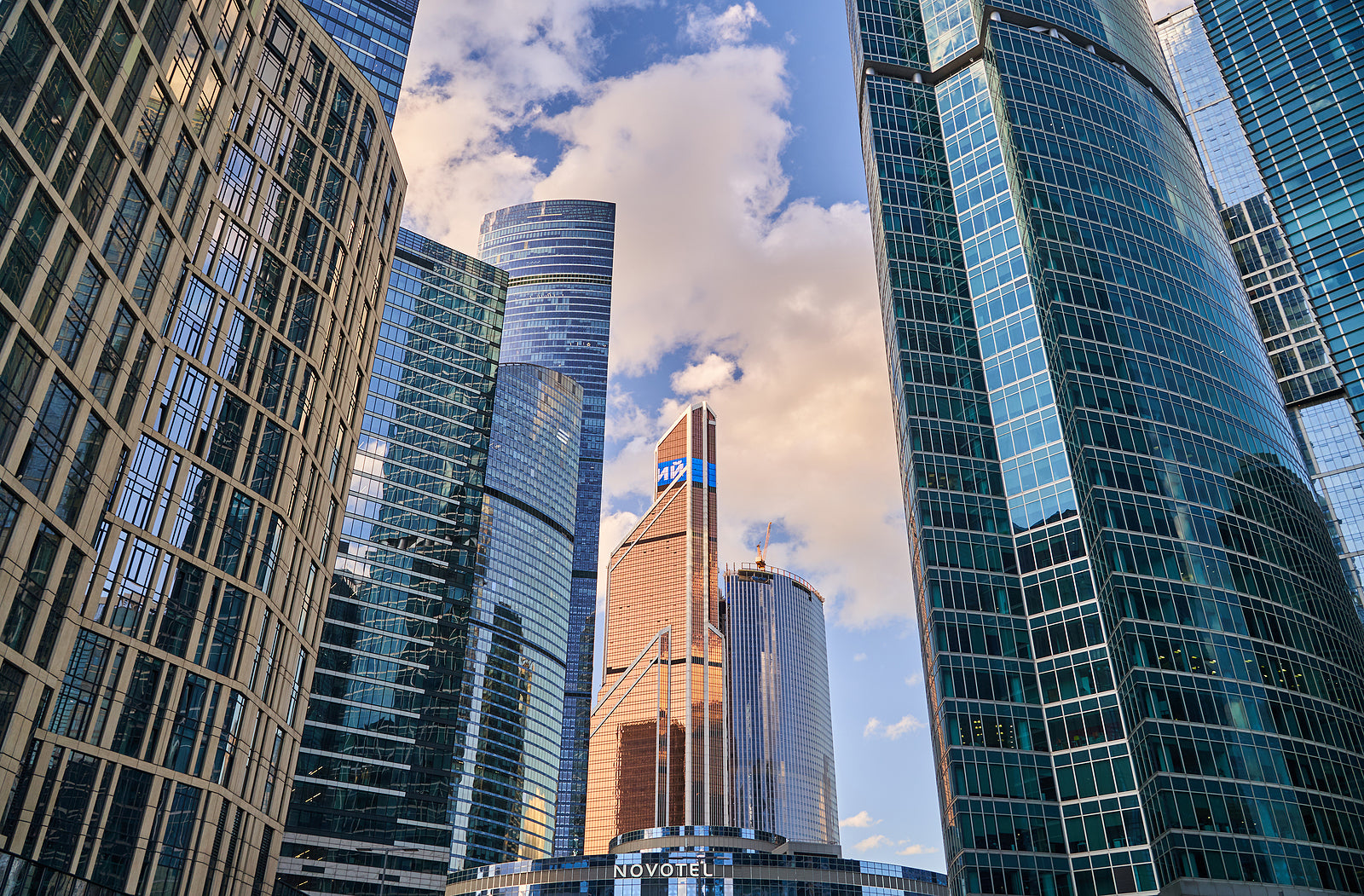 [Russia] Remote working law risks IT worker exodus