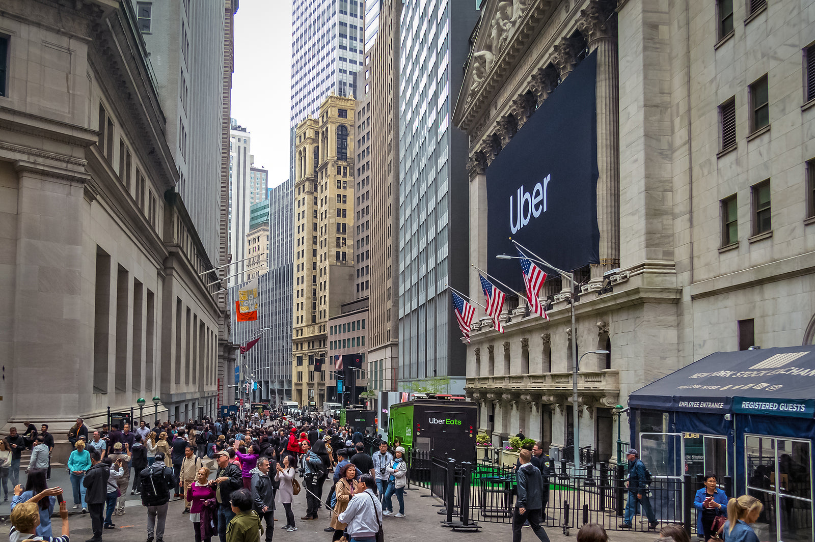 [US] Uber locks drivers out of app at peak times in response to NYC pay rule
