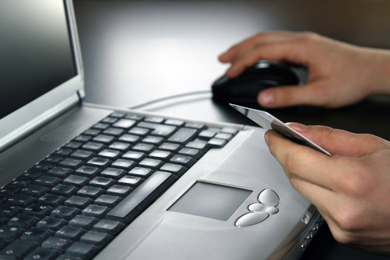 Canadian taxpayers offered range of payment options