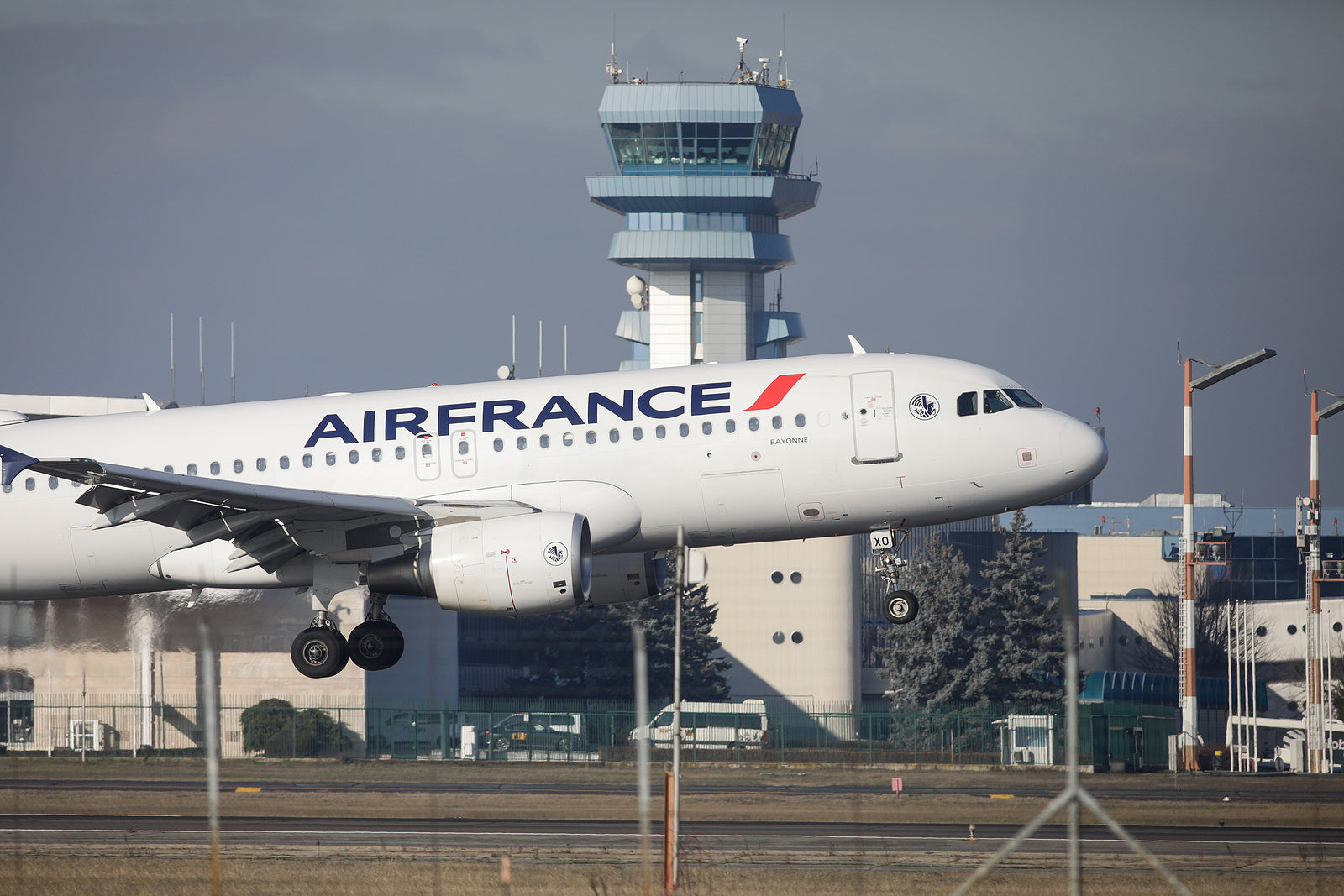 [France] Short-haul flight ban comes into effect