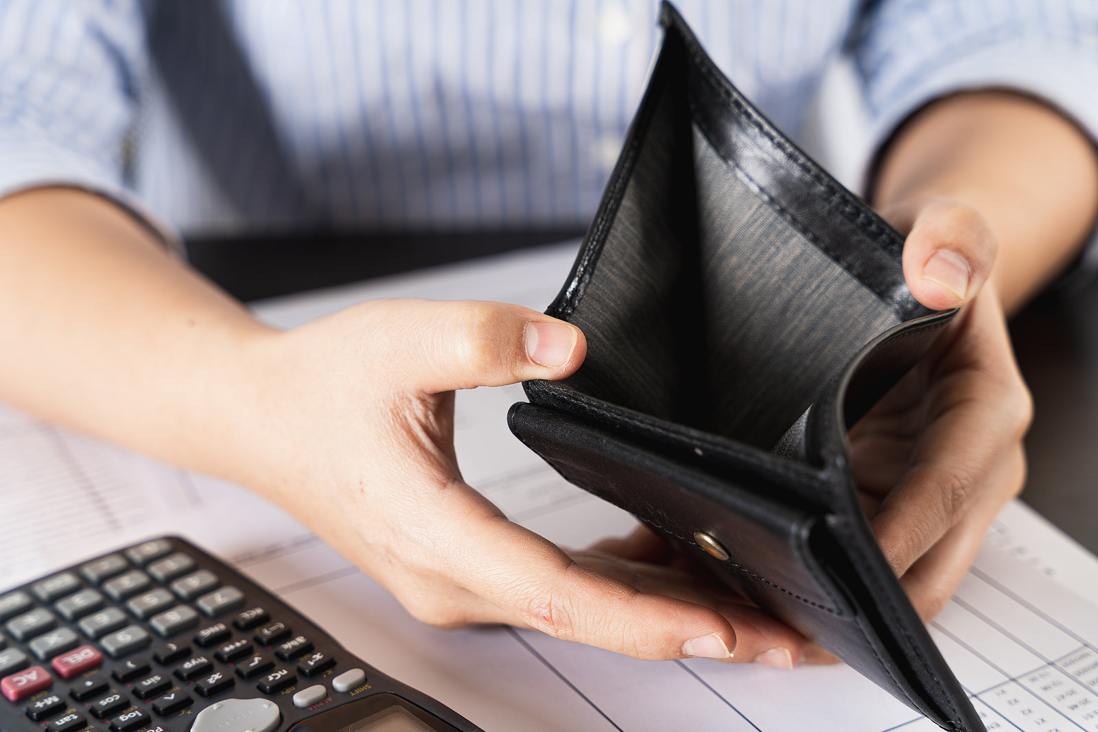 [US] Baltimore County teachers ask school district to fix persistent payroll issues