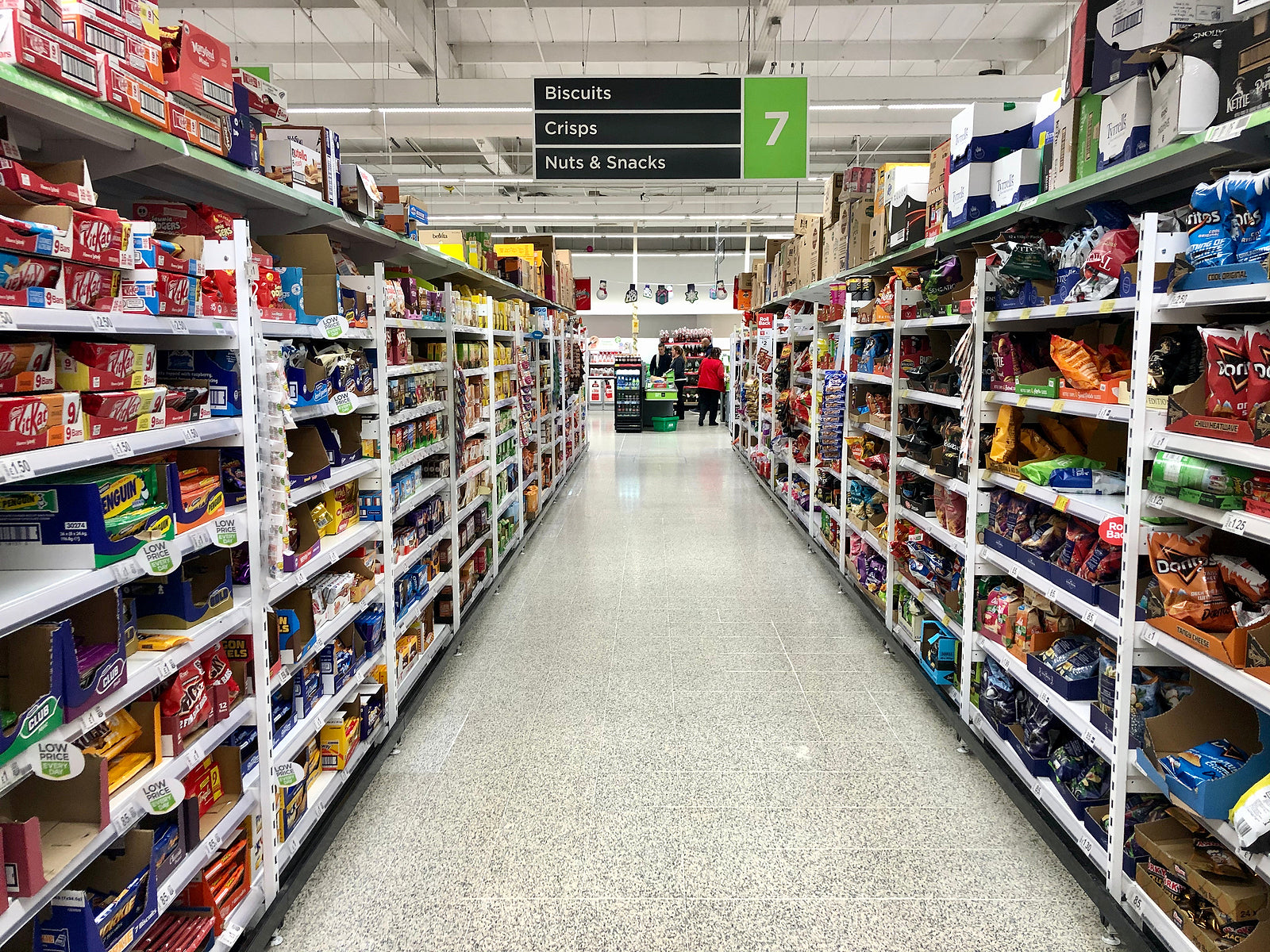 [UK] Fresh criticism for Asda as it claims back staff overpayments