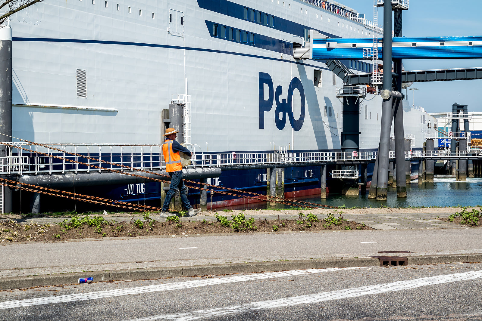 [UK] P&O admits paying foreign seafarers below minimum wage