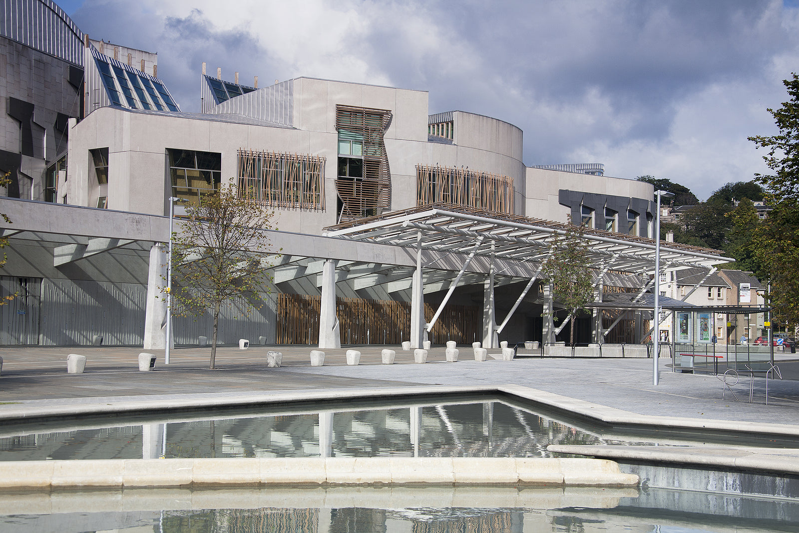 [Scotland] Wages ‘falling further and faster’ than UK average