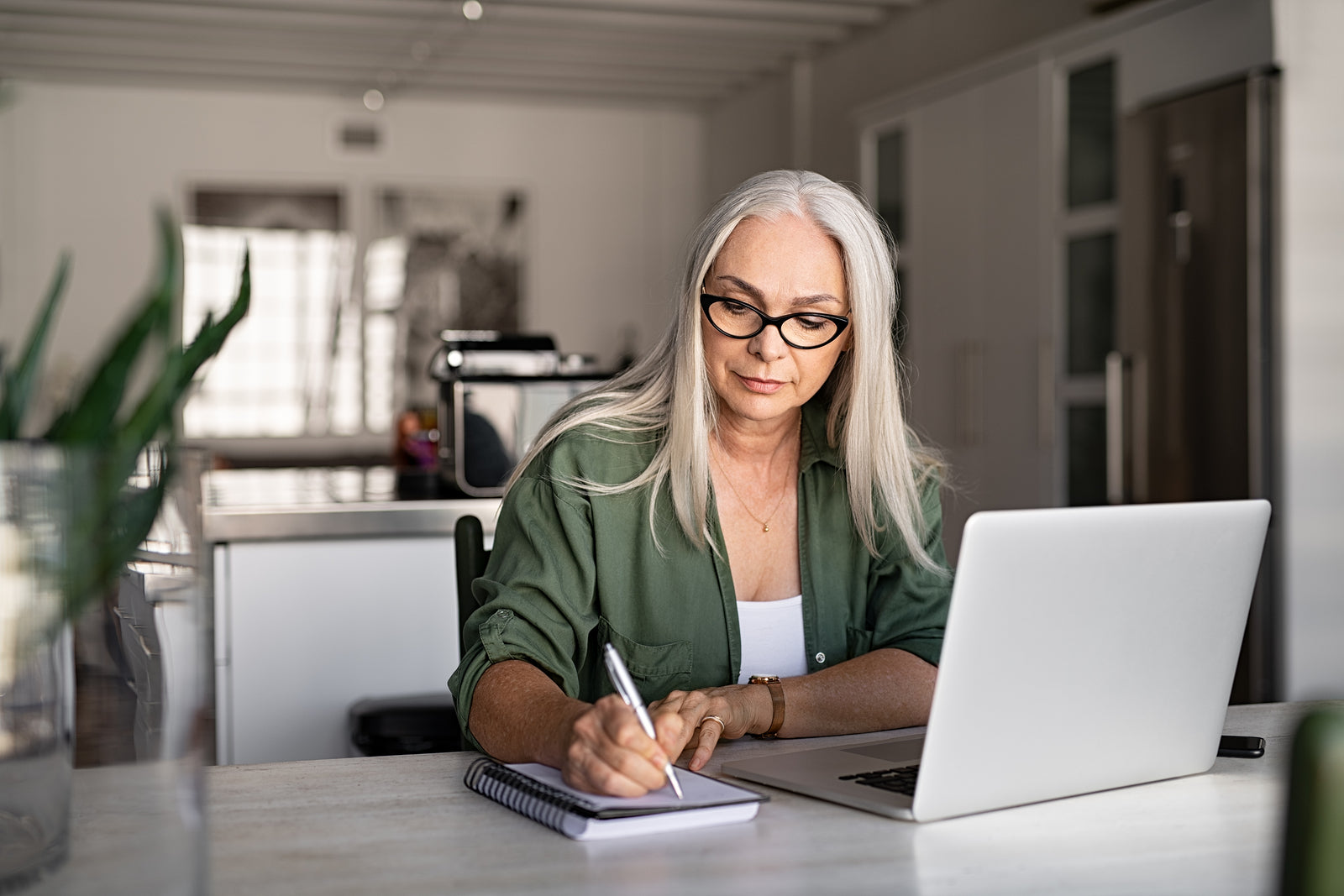 [UK] Widest gender pay gap for 50-somethings